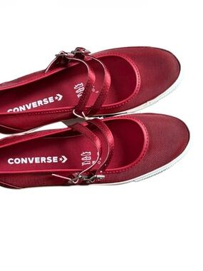 CONVERSE Dainty Mary Jane Size 9
